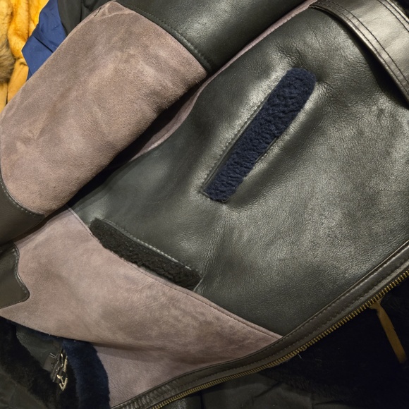 Shearling coat - Picture 3 of 3